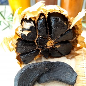tête d'ail noir bio