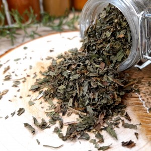 feuilles de menthe poivrée séchées