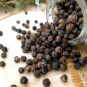 poivre noir en grains pour moulin